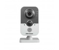 Hikvision DS-2CD2422FWD-IW (4 мм) IP-видеокамера с ИК-подсветкой